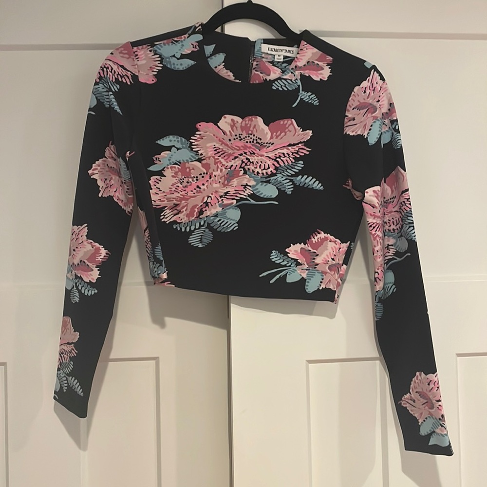 NEVER WORN Elizabeth and James long sleeve floral crop. Form fitting. Zip back